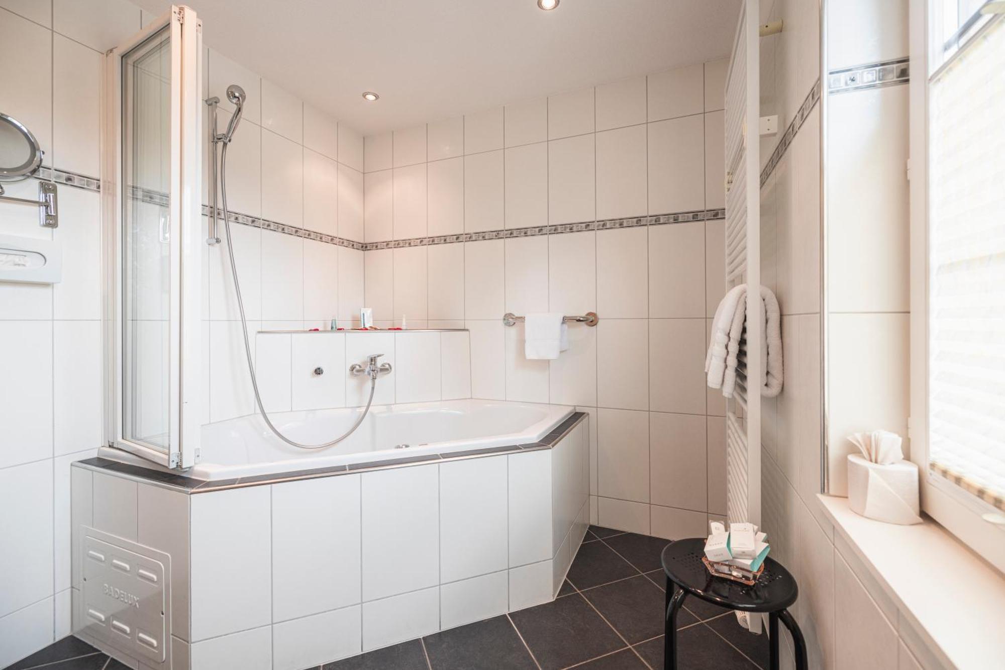 Hotel Seehof Superior Walenstadt Ngoại thất bức ảnh